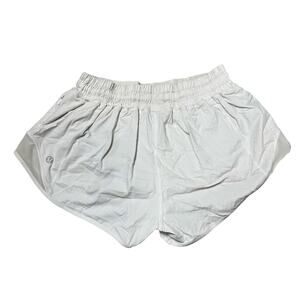 Lululemon Hotty Hot Short II *2.5"